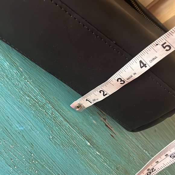 Portland Leather Goods XL Makeup Bag in Black Leather - Picture 9 of 9